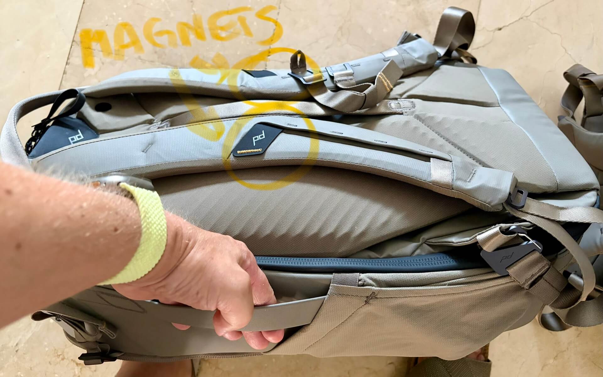 Why I prefer a 2-in-1 Peak Design backpack instead of a carry-on? straps