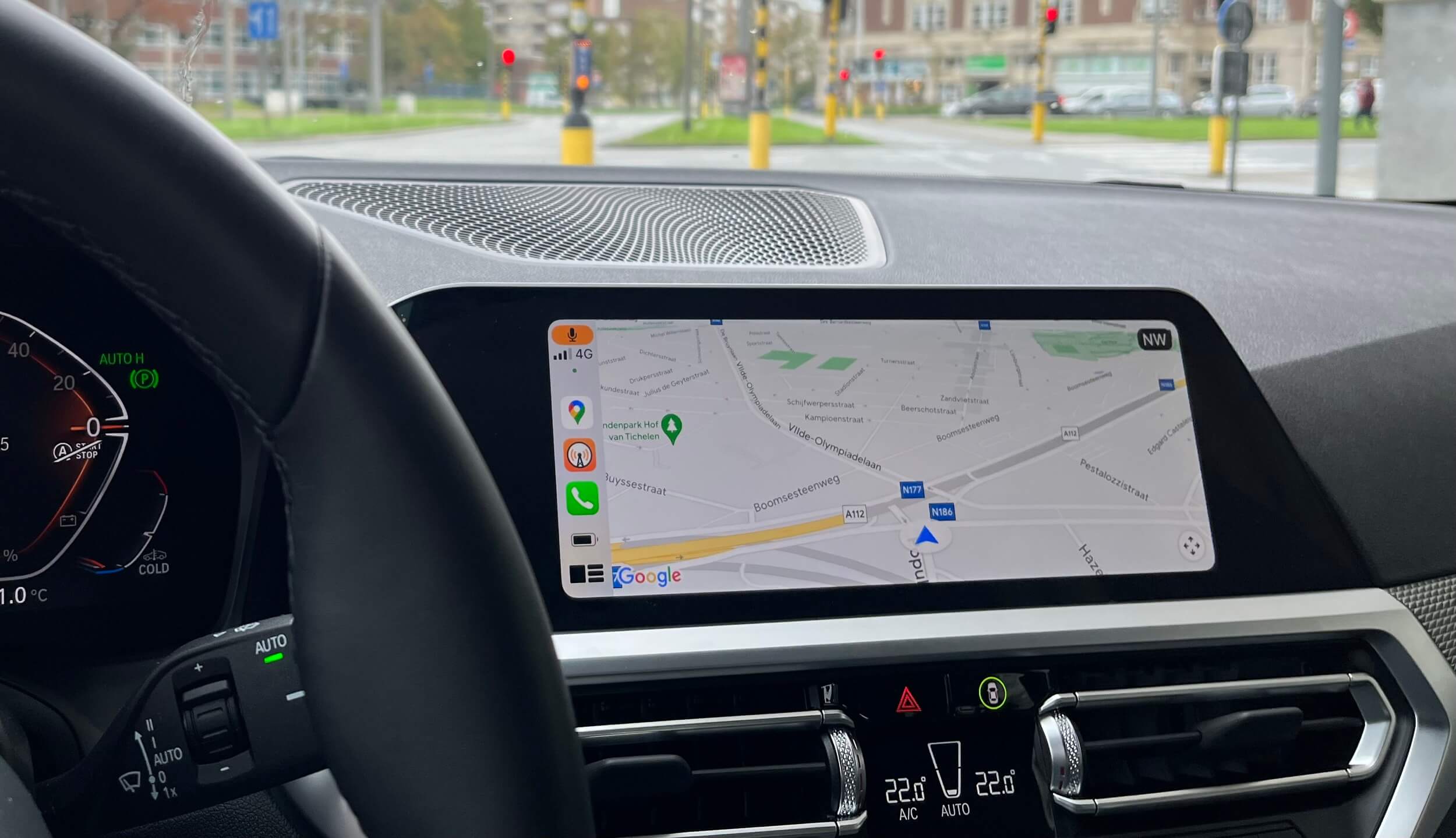 CarPlay is why auto makers should just give up on infotainment systems