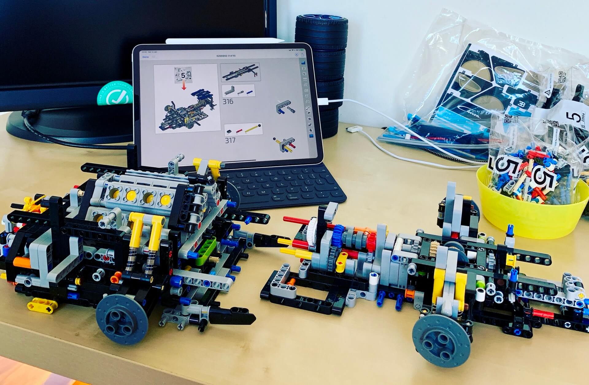 Building Bugatti Chiron Lego set back in 2018/19 parts