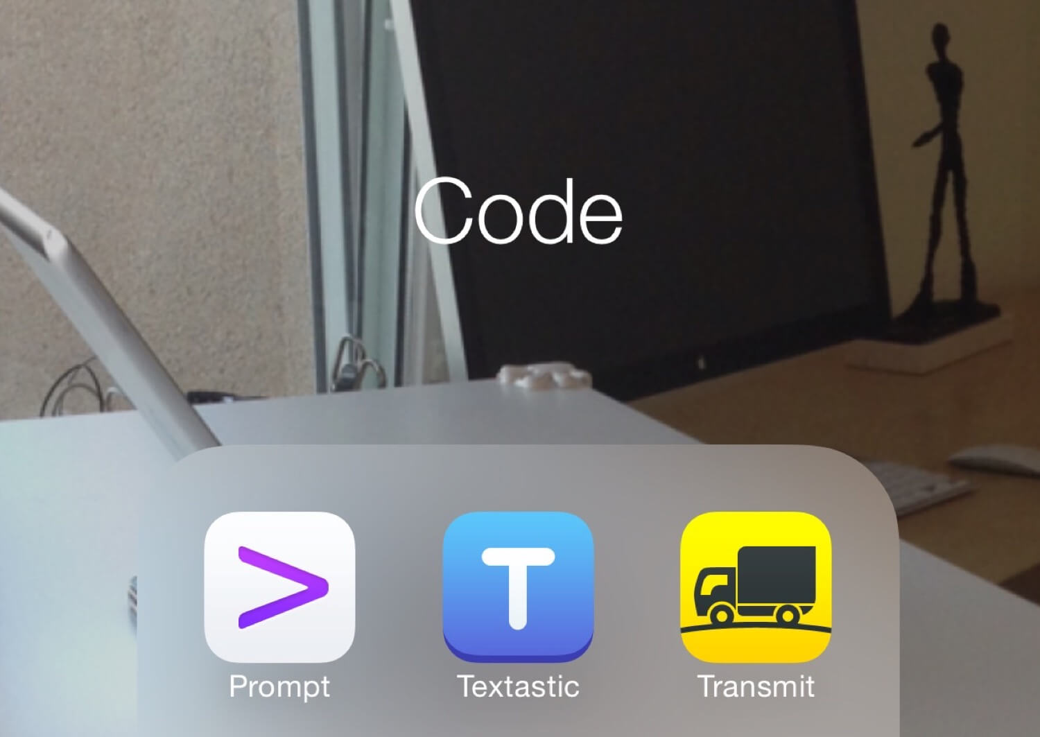 Writing code on the iPhone 6 Plus. It can be done! How I wrote my “dice” app…