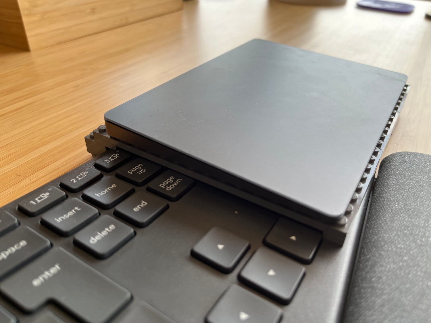 Logitech ERGO K860 keyboard review with a custom-made LEGO stand for Apple Trackpad 7