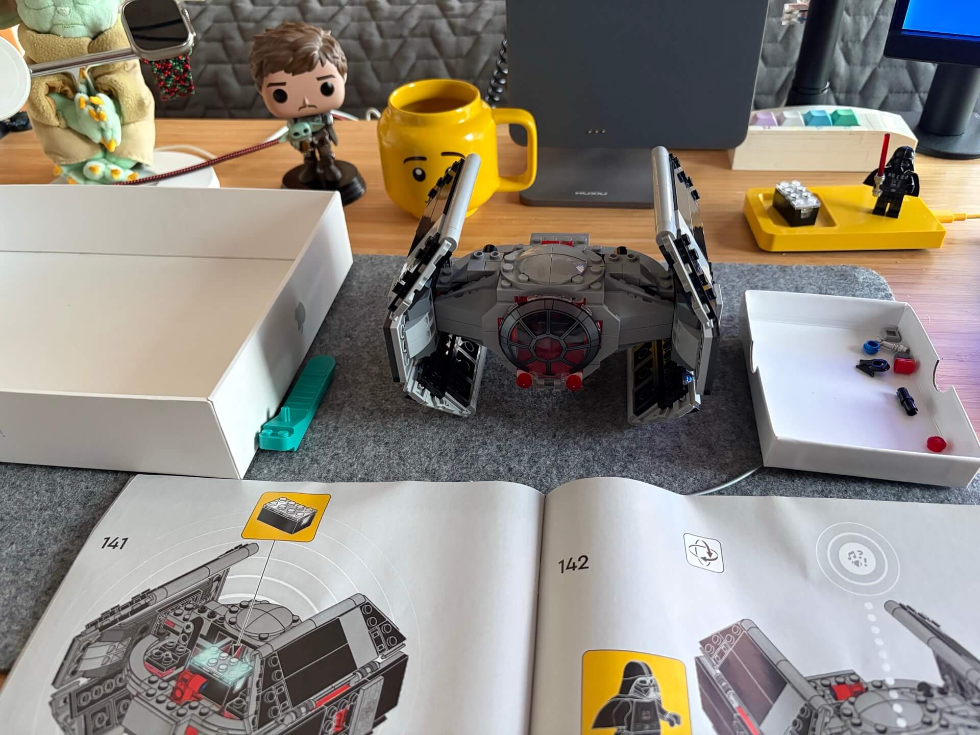 StarWars Day with a Smart Brick done