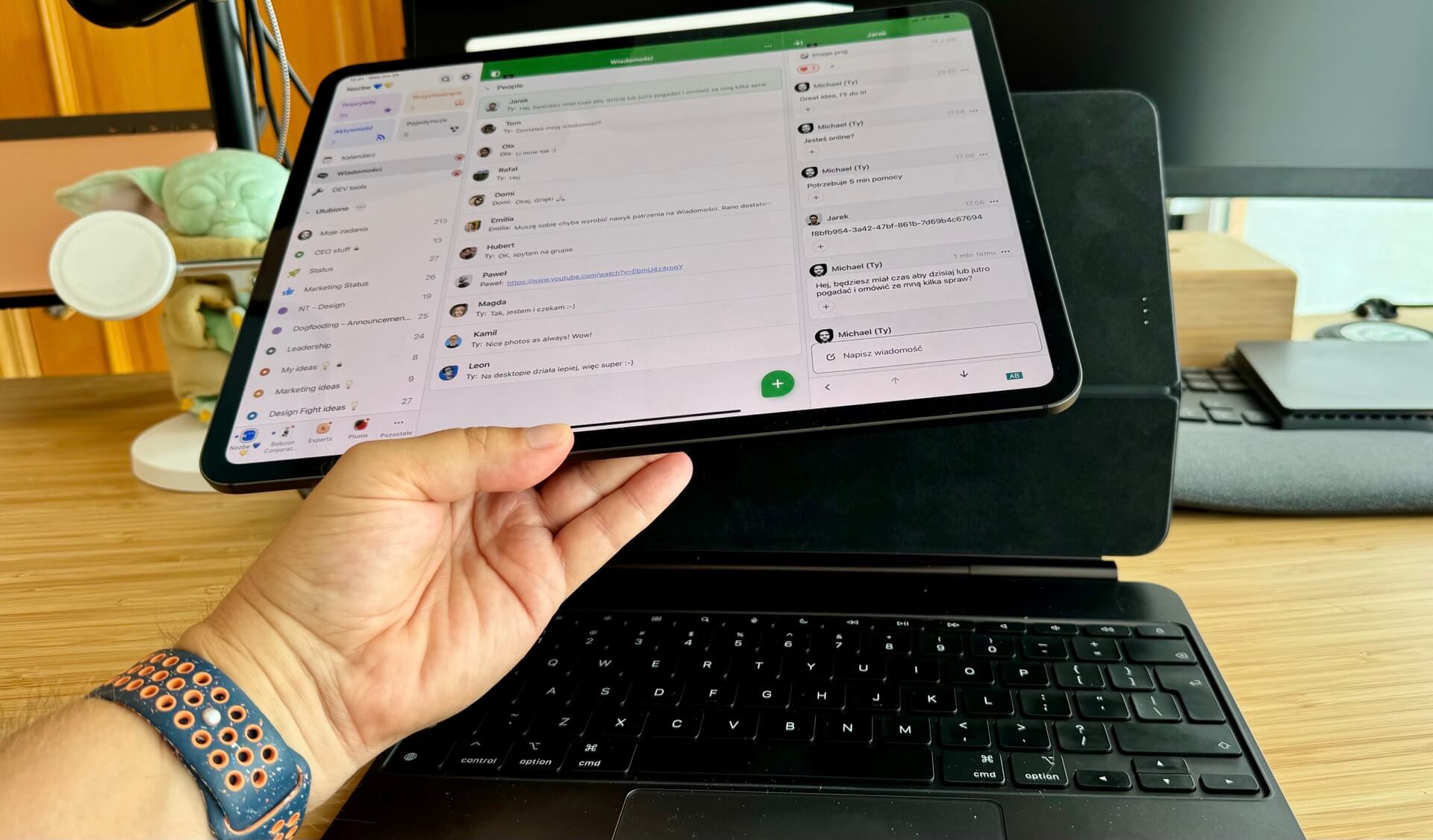 Kontrowersyjne decyzje biznesowe, czyli co mają wspólnego iPad Pro M4 i Wiadomości w Nozbe?
