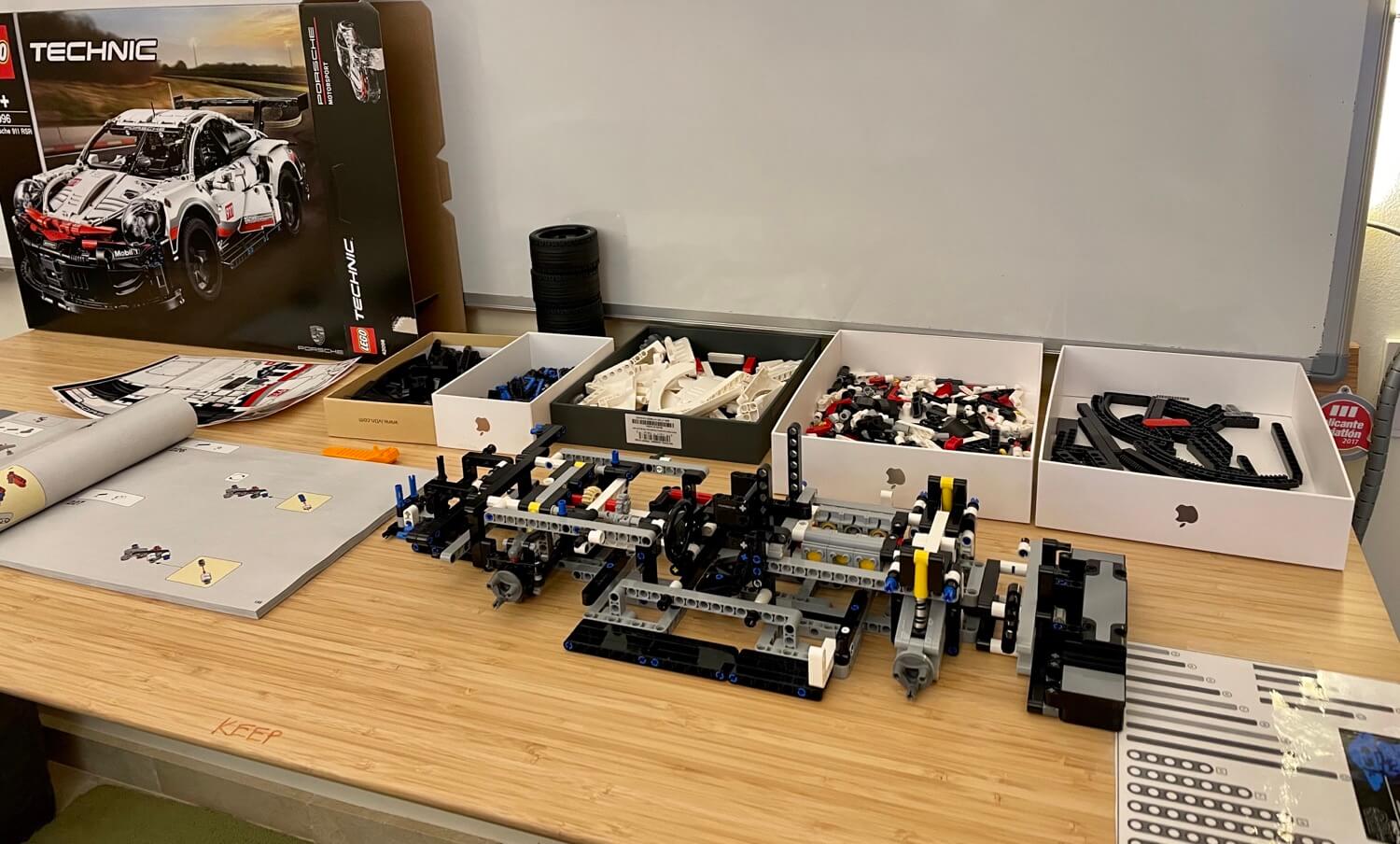 Another Porsche LEGO set - building the 911 RSR 5