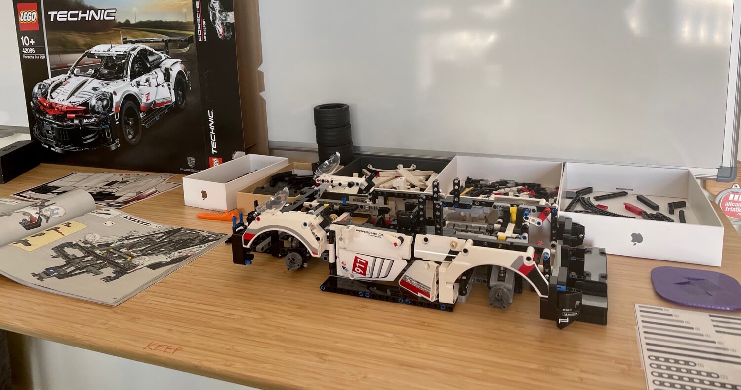 Another Porsche LEGO set - building the 911 RSR 6