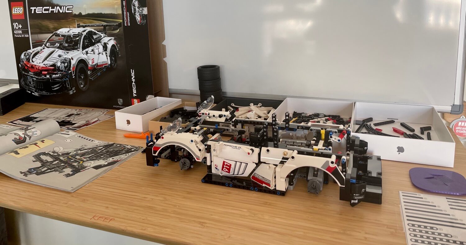 Another Porsche LEGO set - building the 911 RSR – by Michael Sliwinski