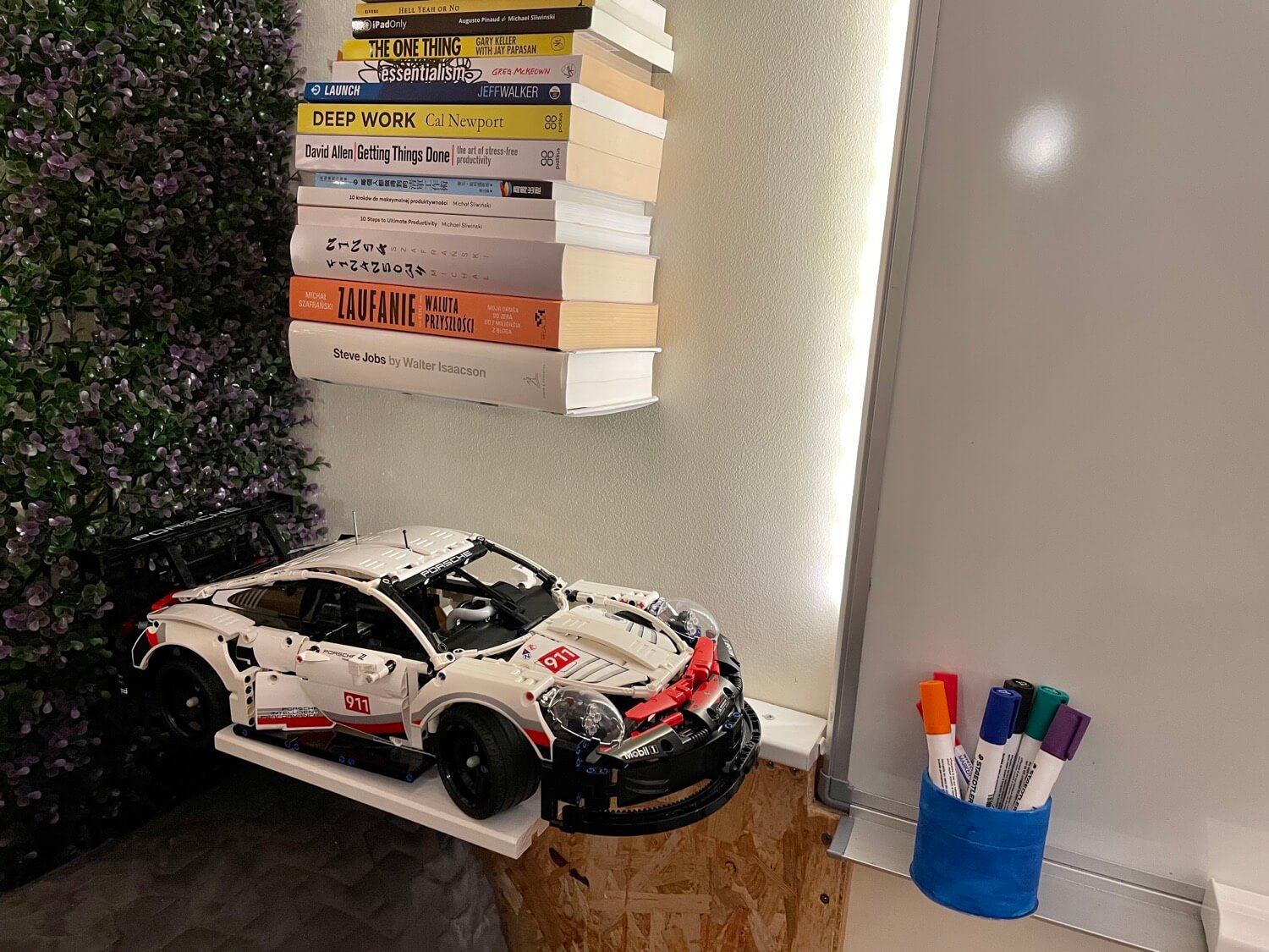 Another Porsche LEGO set - building the 911 RSR 9