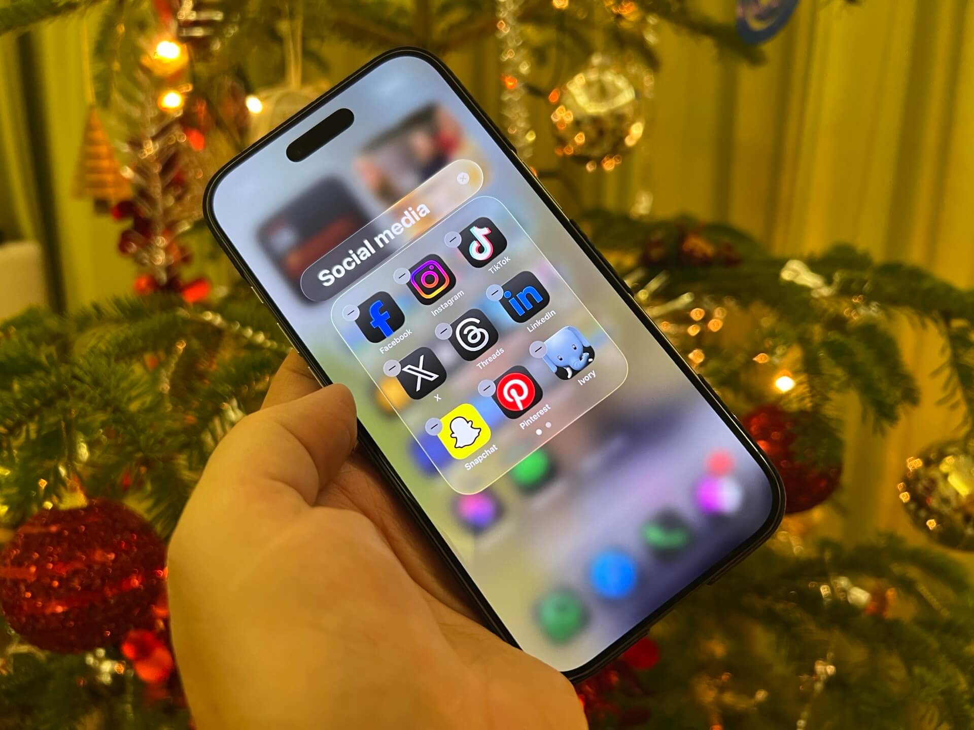 Remove social media from your phone for a better year of 2026