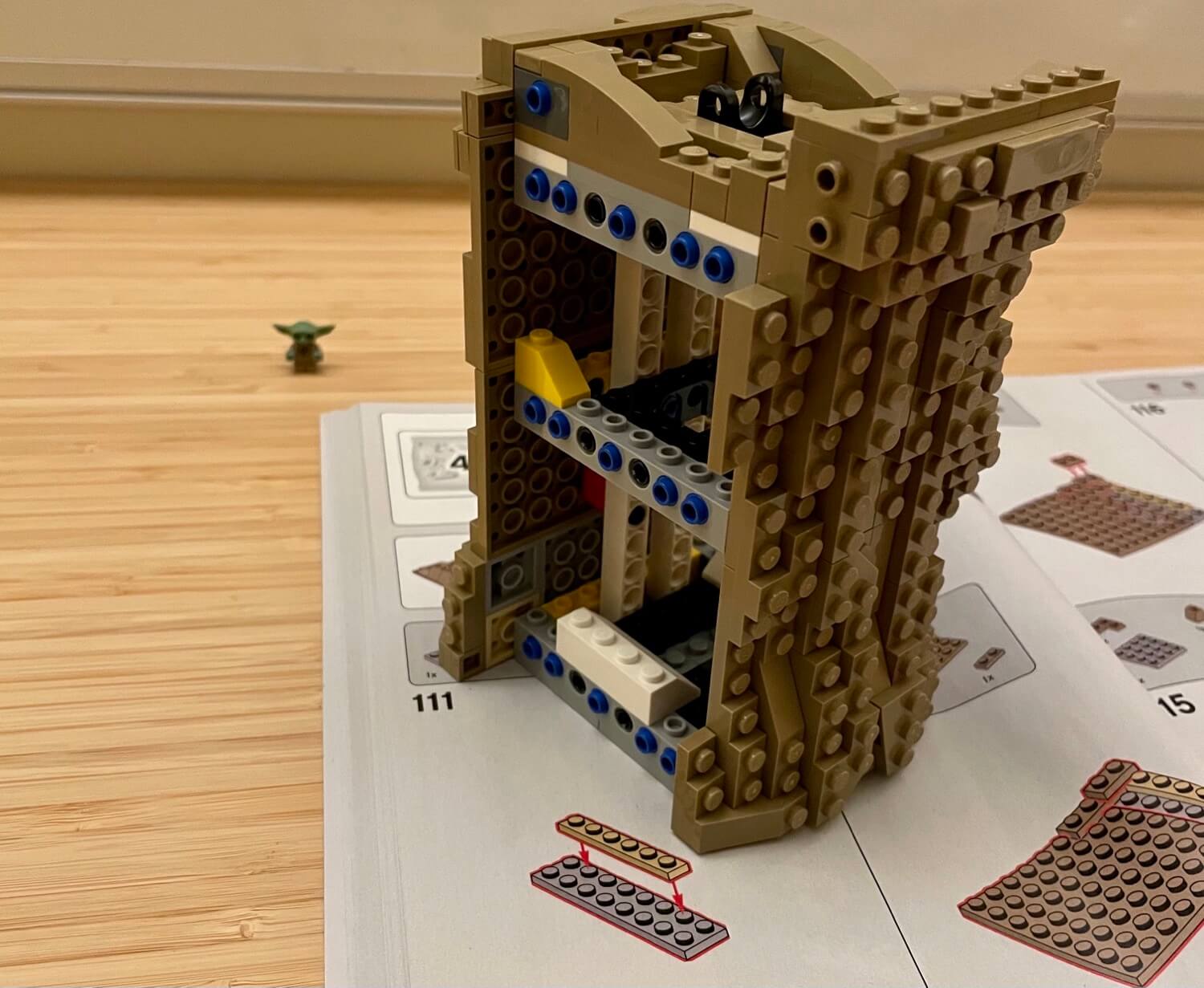 Building Lego Baby Yoda 4