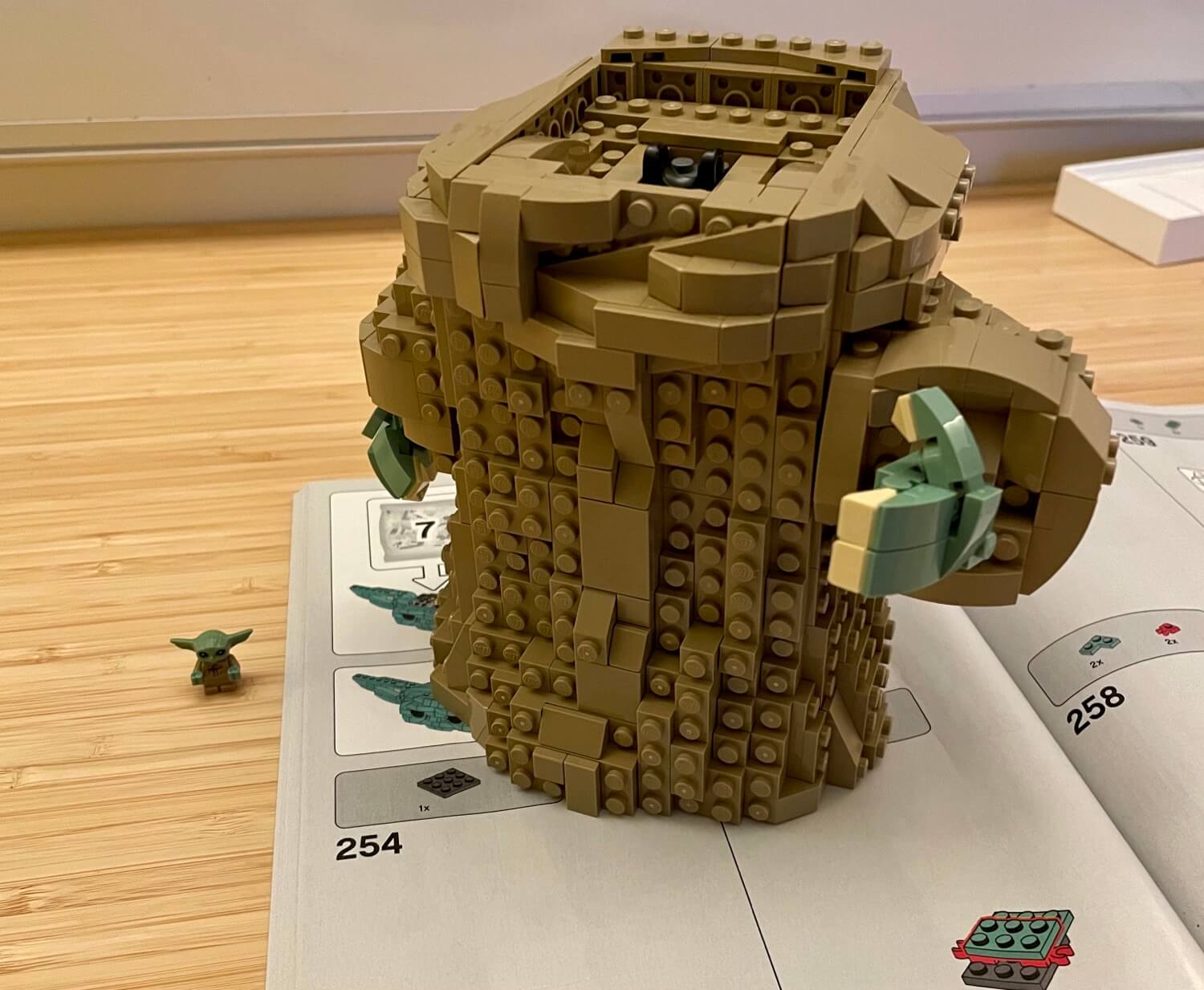 Building Lego Baby Yoda 6
