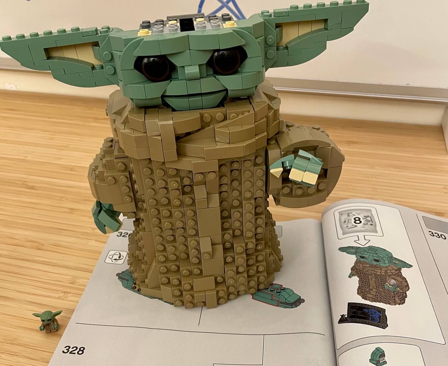 Building Lego Baby Yoda 7