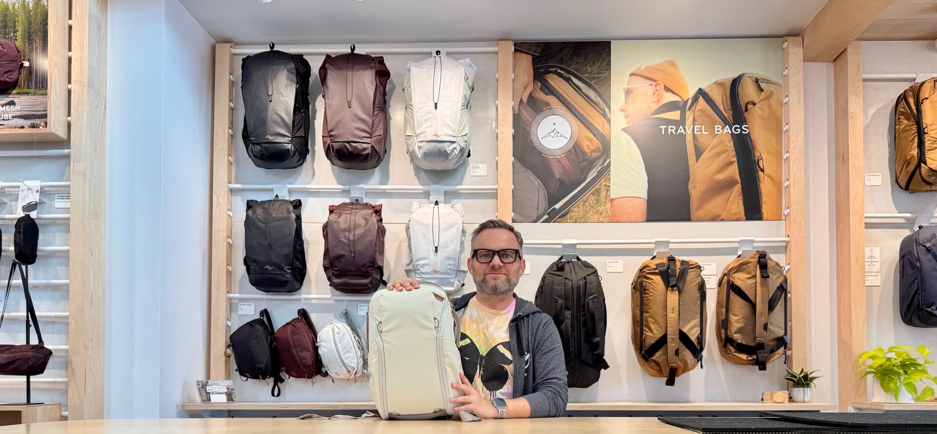 Is Peak Design Everyday Zip 15L an ideal small backpack for airplanes? store