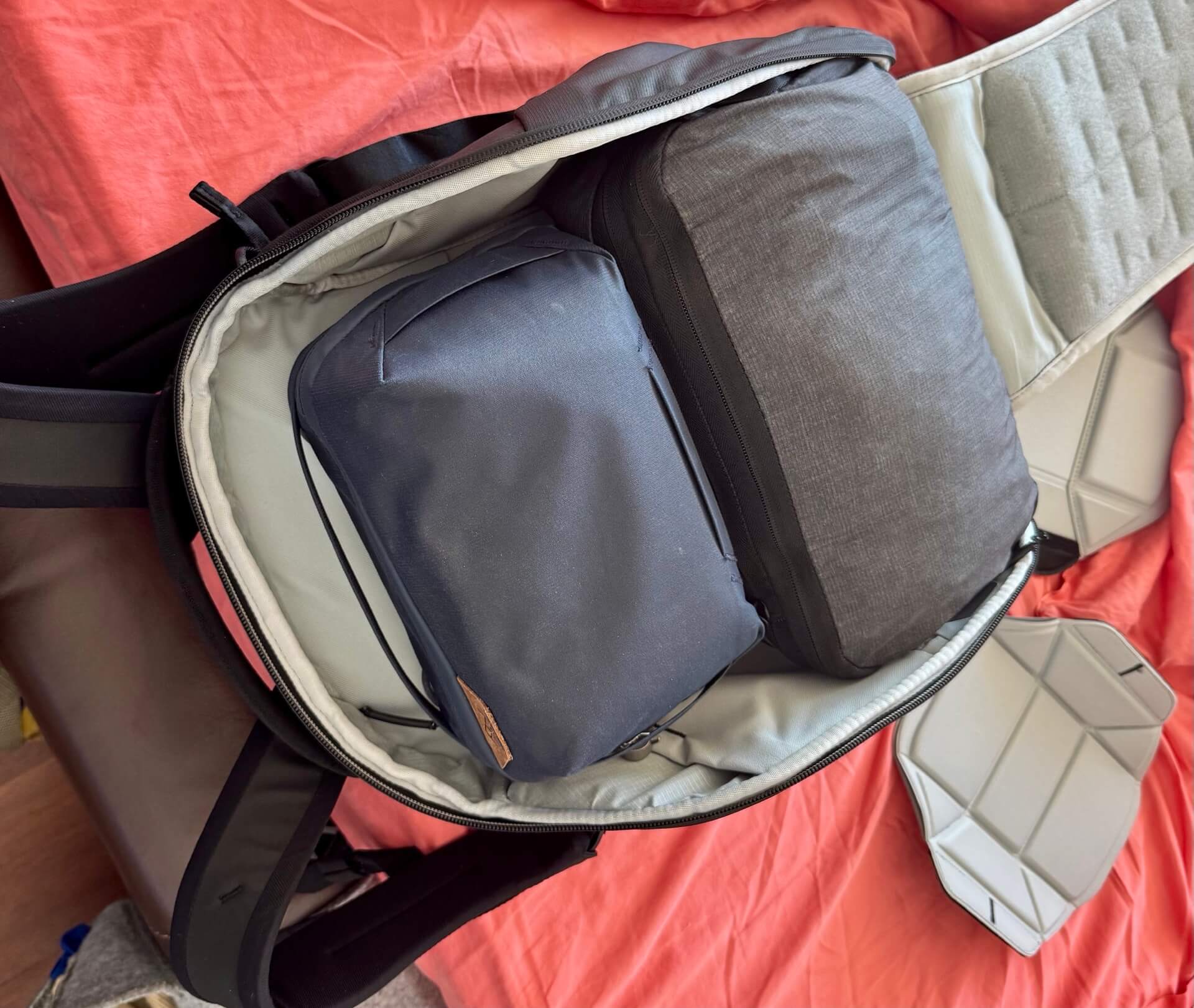 Is Peak Design Everyday Zip 15L an ideal small backpack for airplanes? tech